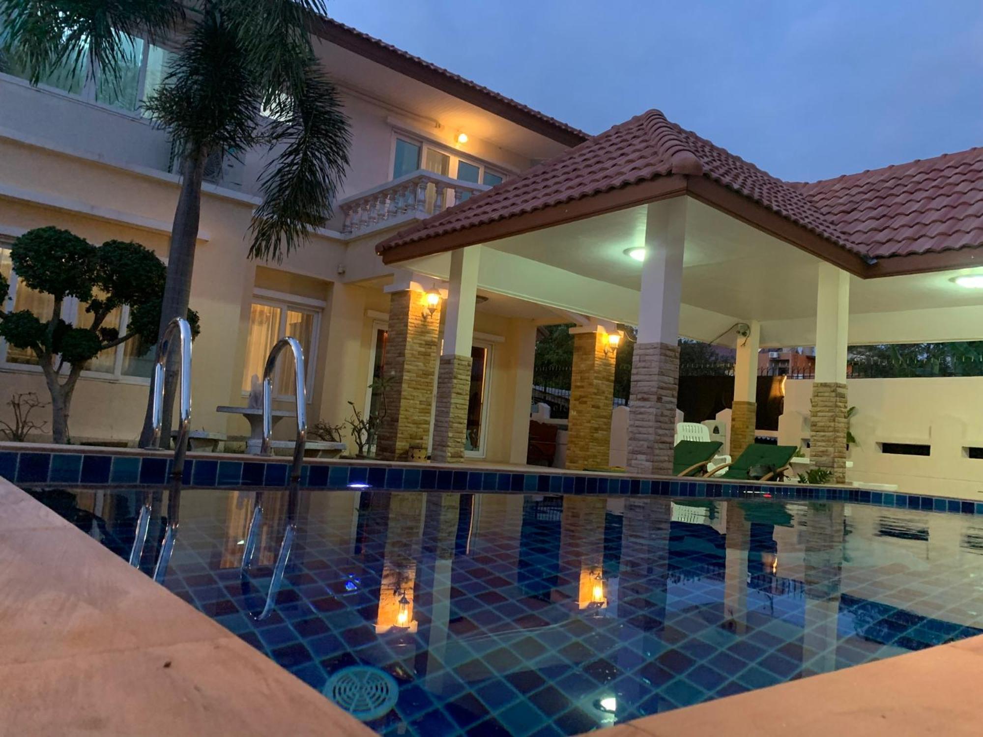 Yoch Pool Villa Pattaya Ngoại thất bức ảnh