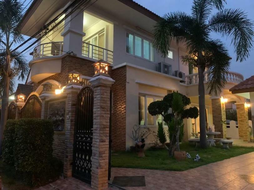 Yoch Pool Villa Pattaya Ngoại thất bức ảnh