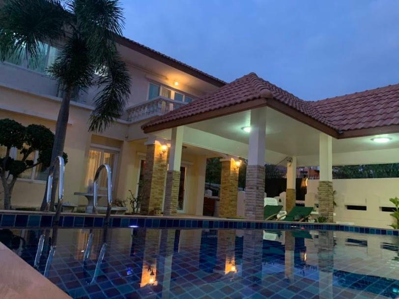 Yoch Pool Villa Pattaya Ngoại thất bức ảnh